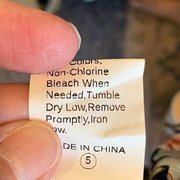 Shein Curve black floral tulip sleeve top 4XL - Picture 5 of 8